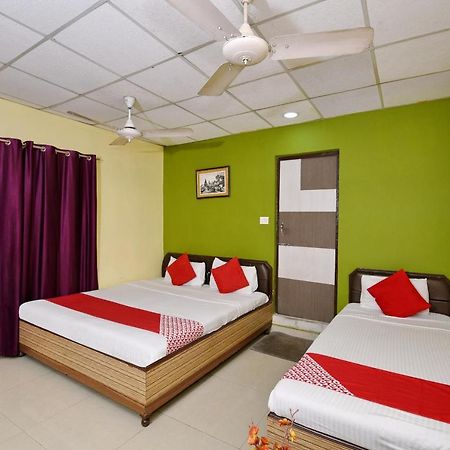 Oyo 3519 Hotel Garden Inn Benares Buitenkant foto