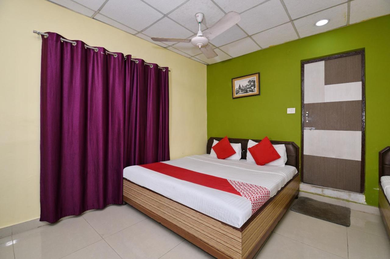 Oyo 3519 Hotel Garden Inn Benares Buitenkant foto
