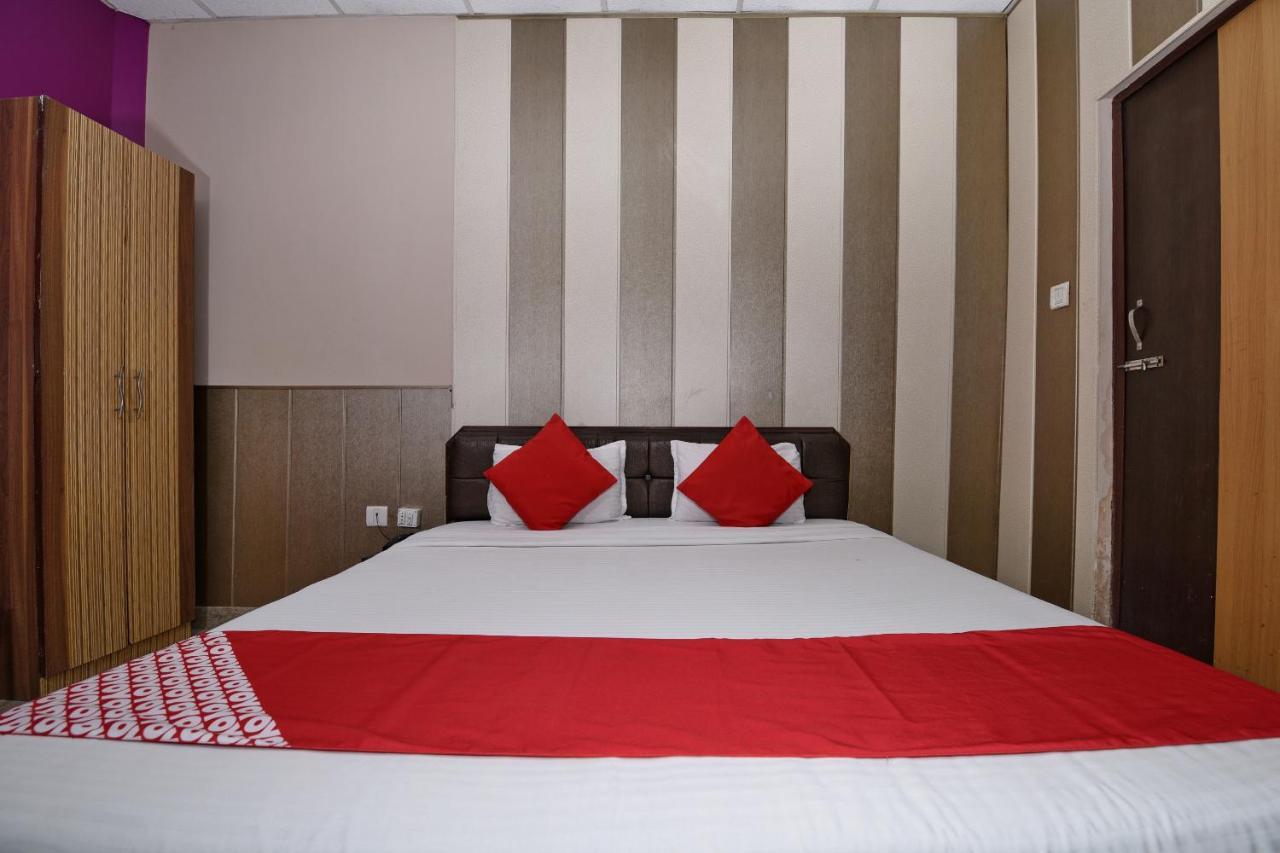 Oyo 3519 Hotel Garden Inn Benares Buitenkant foto