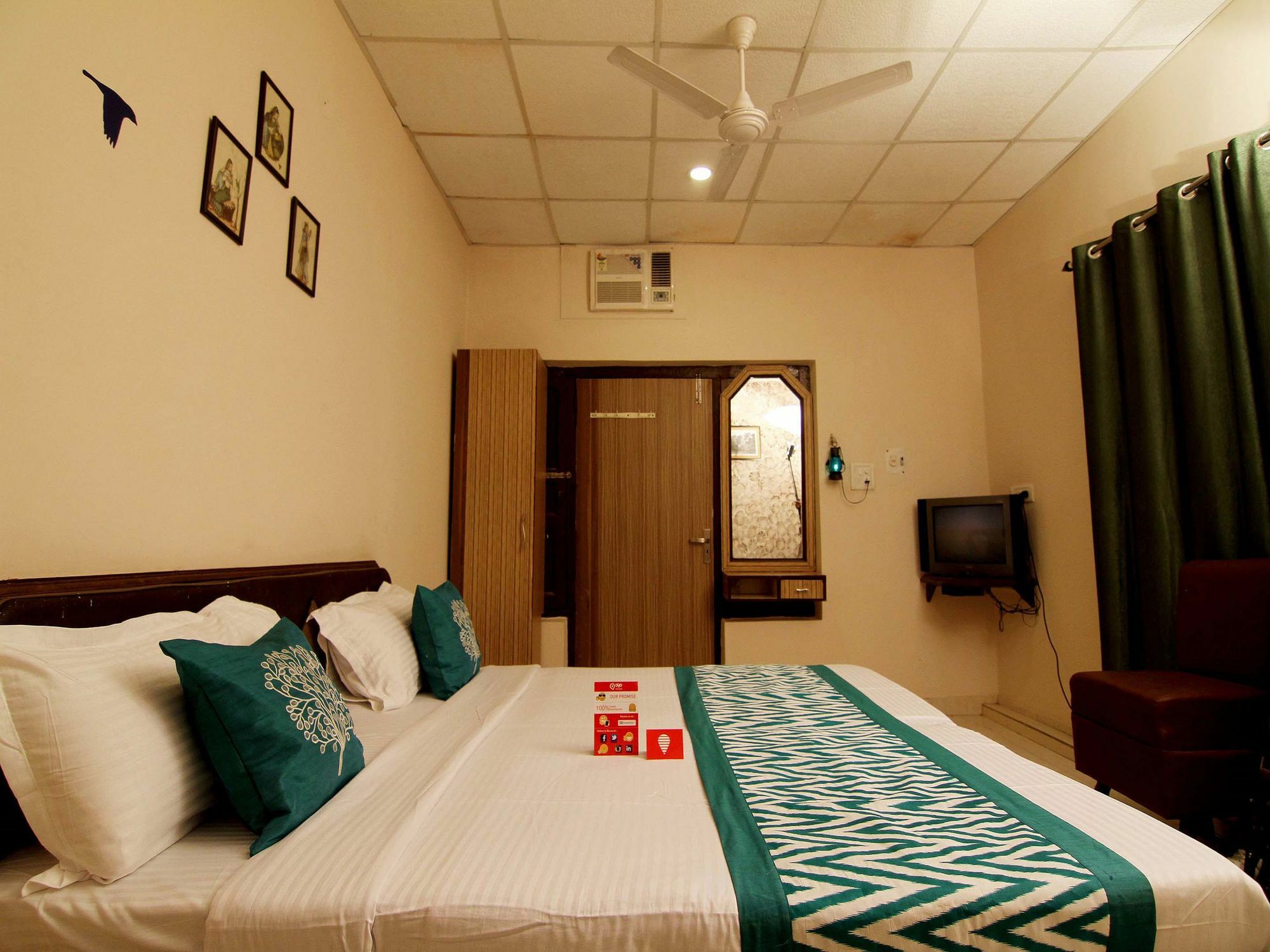 Oyo 3519 Hotel Garden Inn Benares Buitenkant foto