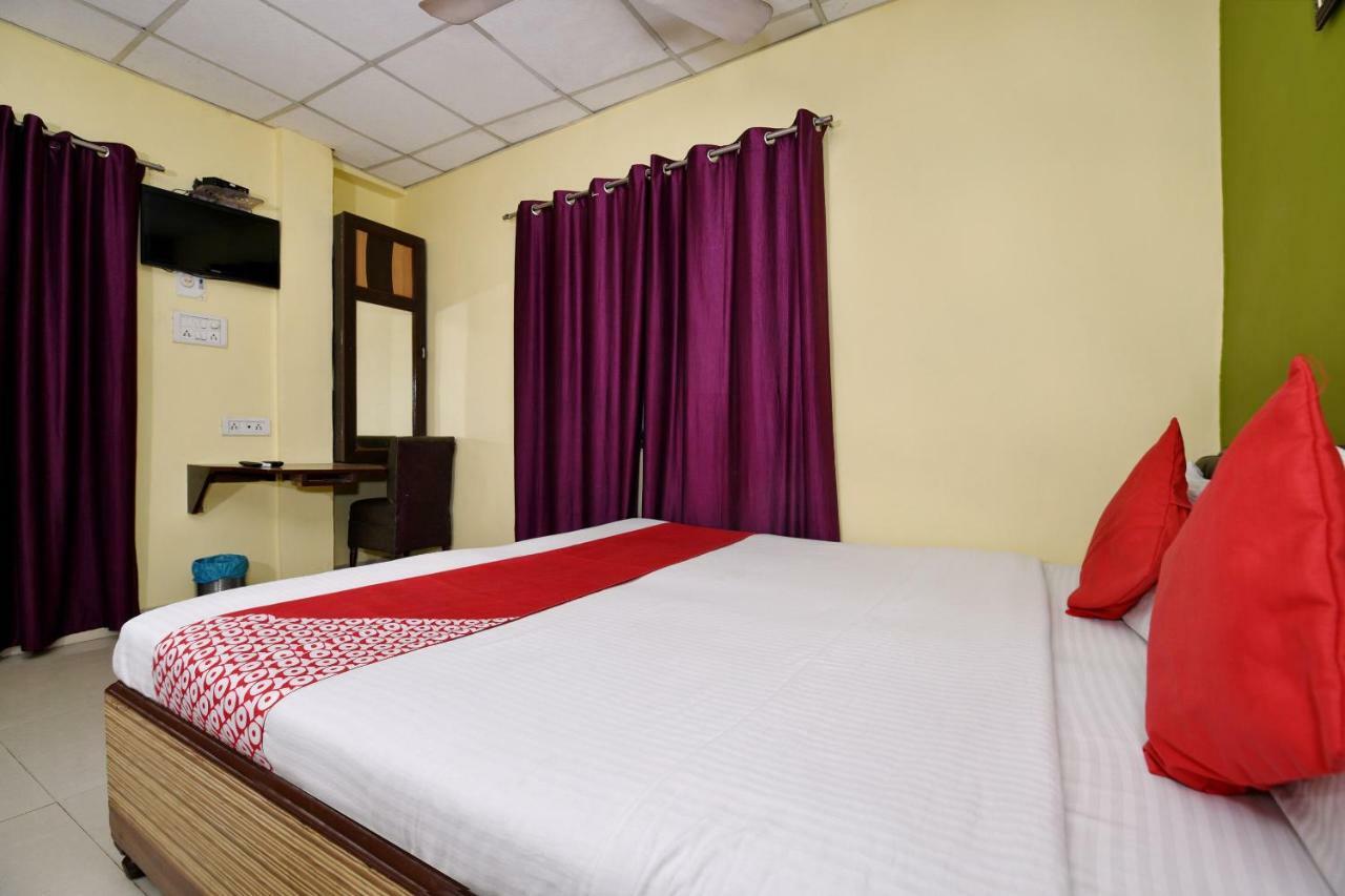 Oyo 3519 Hotel Garden Inn Benares Buitenkant foto