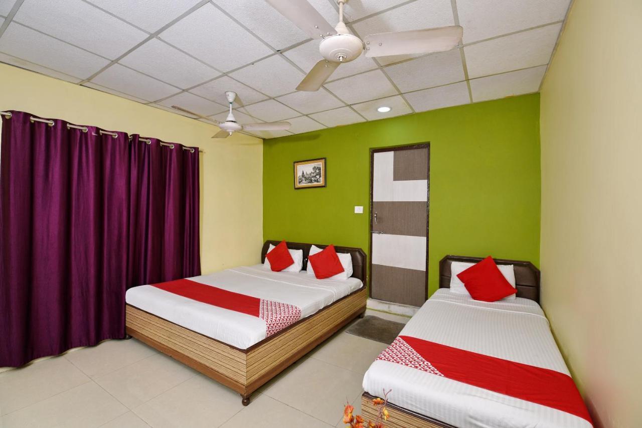 Oyo 3519 Hotel Garden Inn Benares Buitenkant foto