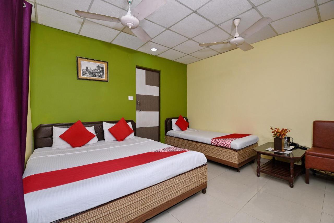 Oyo 3519 Hotel Garden Inn Benares Buitenkant foto